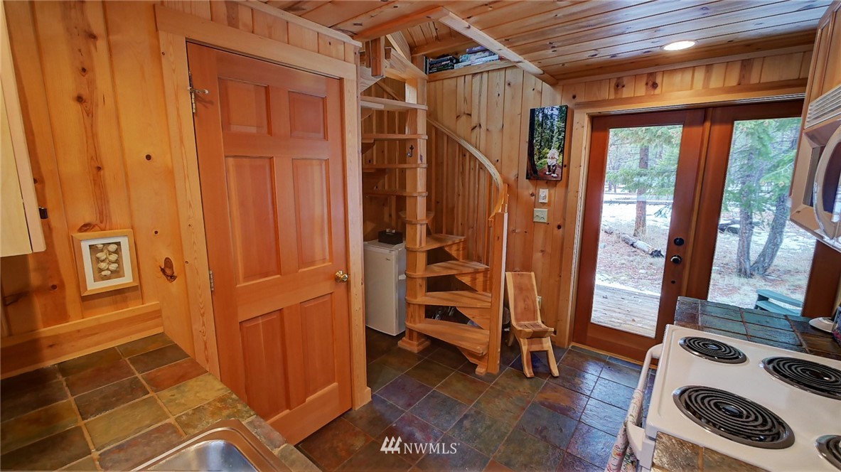 47 Foster Loop Road Winthrop, WA 98862 - Photo 8 of 24 Gallery Image 8