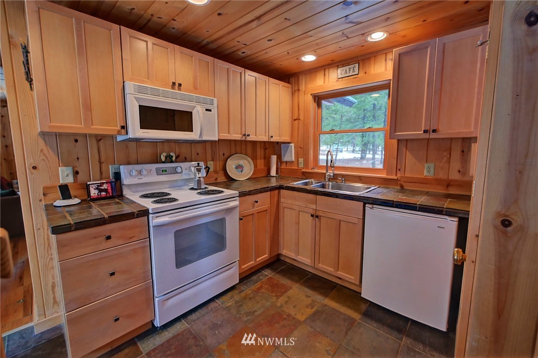 47 Foster Loop Road Winthrop, WA 98862 - Photo 9 of 24 Gallery Image 9