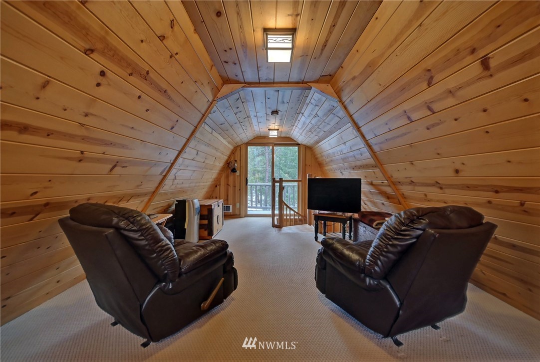 47 Foster Loop Road Winthrop, WA 98862 - Photo 10 of 24 Gallery Image 10