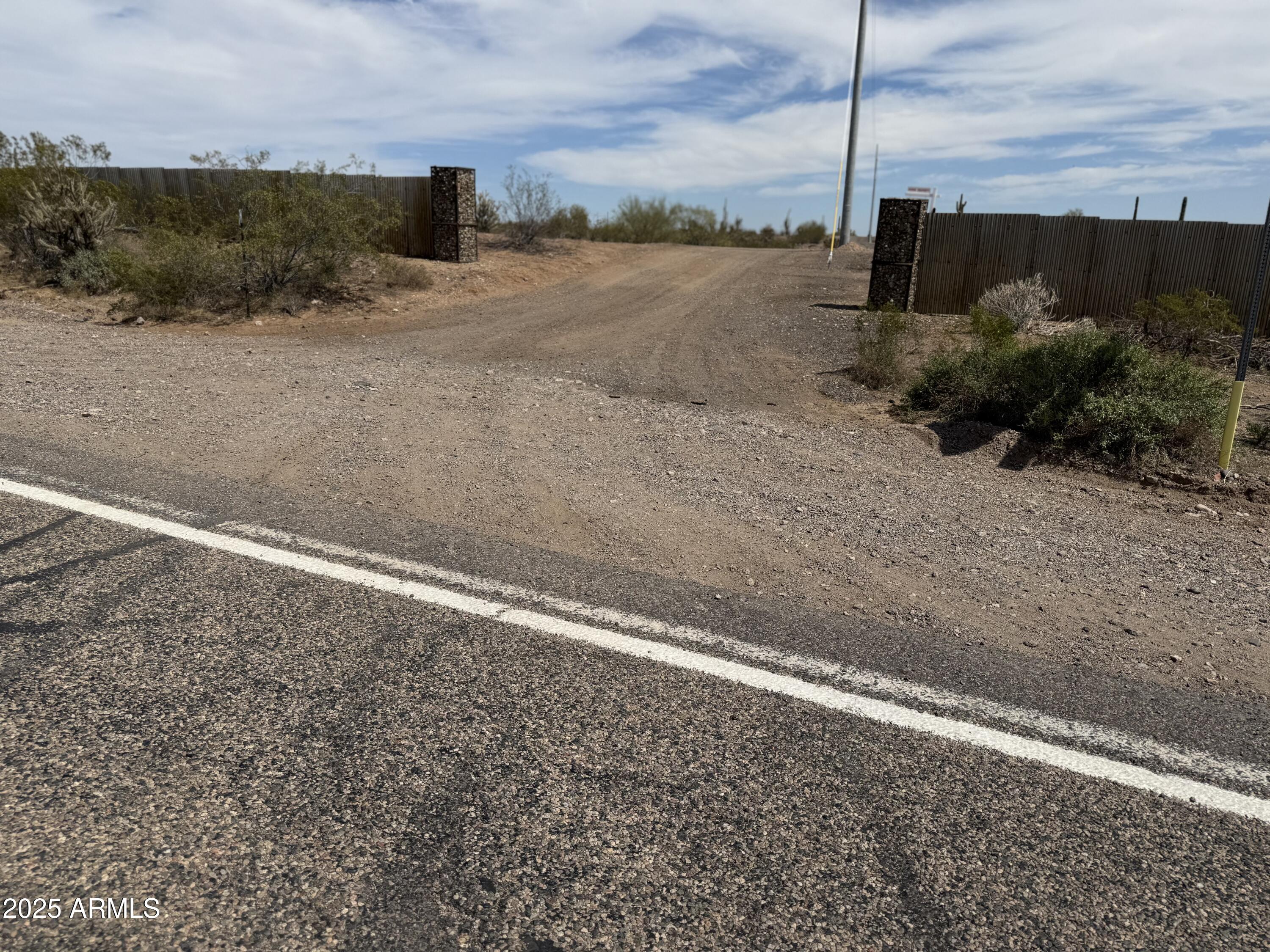 Xx00 North Castle Hot Springs Road Morristown, AZ 85342 - Photo 9 of 10 a view of a road