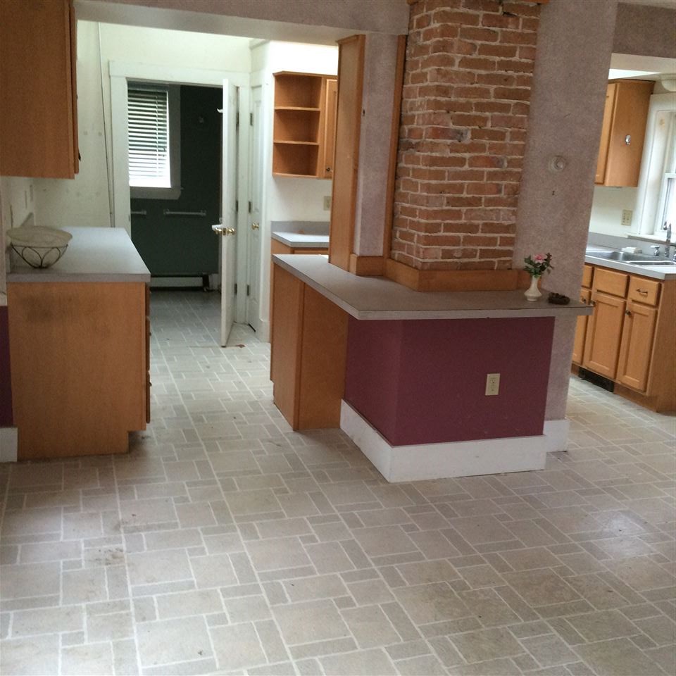 12 Lincoln Street Exeter, NH 03833 - Photo 5 of 32 Gallery Image 5