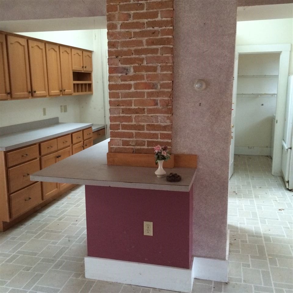 12 Lincoln Street Exeter, NH 03833 - Photo 6 of 32 Gallery Image 6