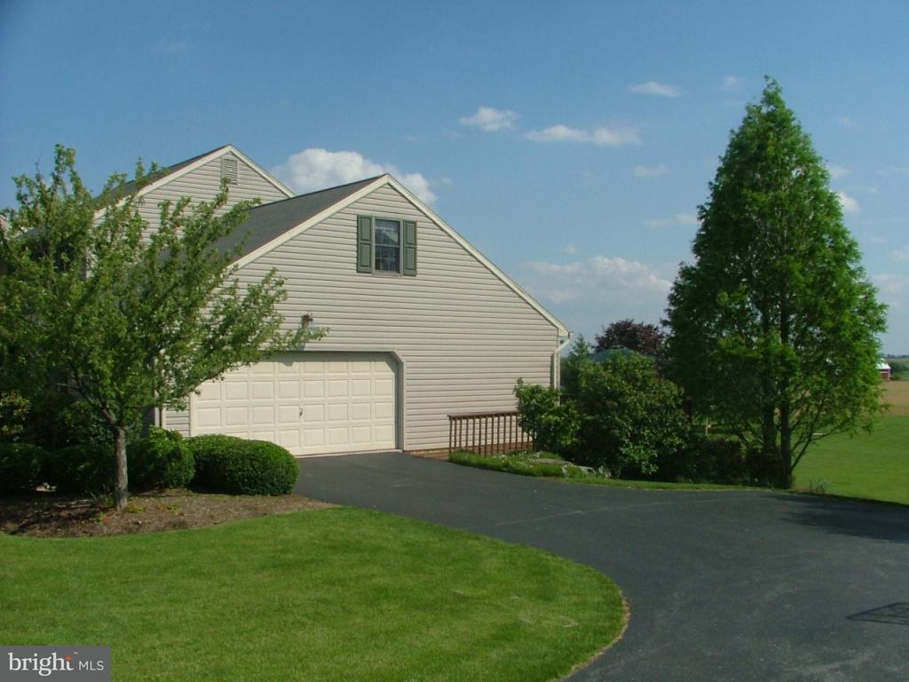 1759 Shumaker Road Manheim, PA 17545 - Photo 3 of 9