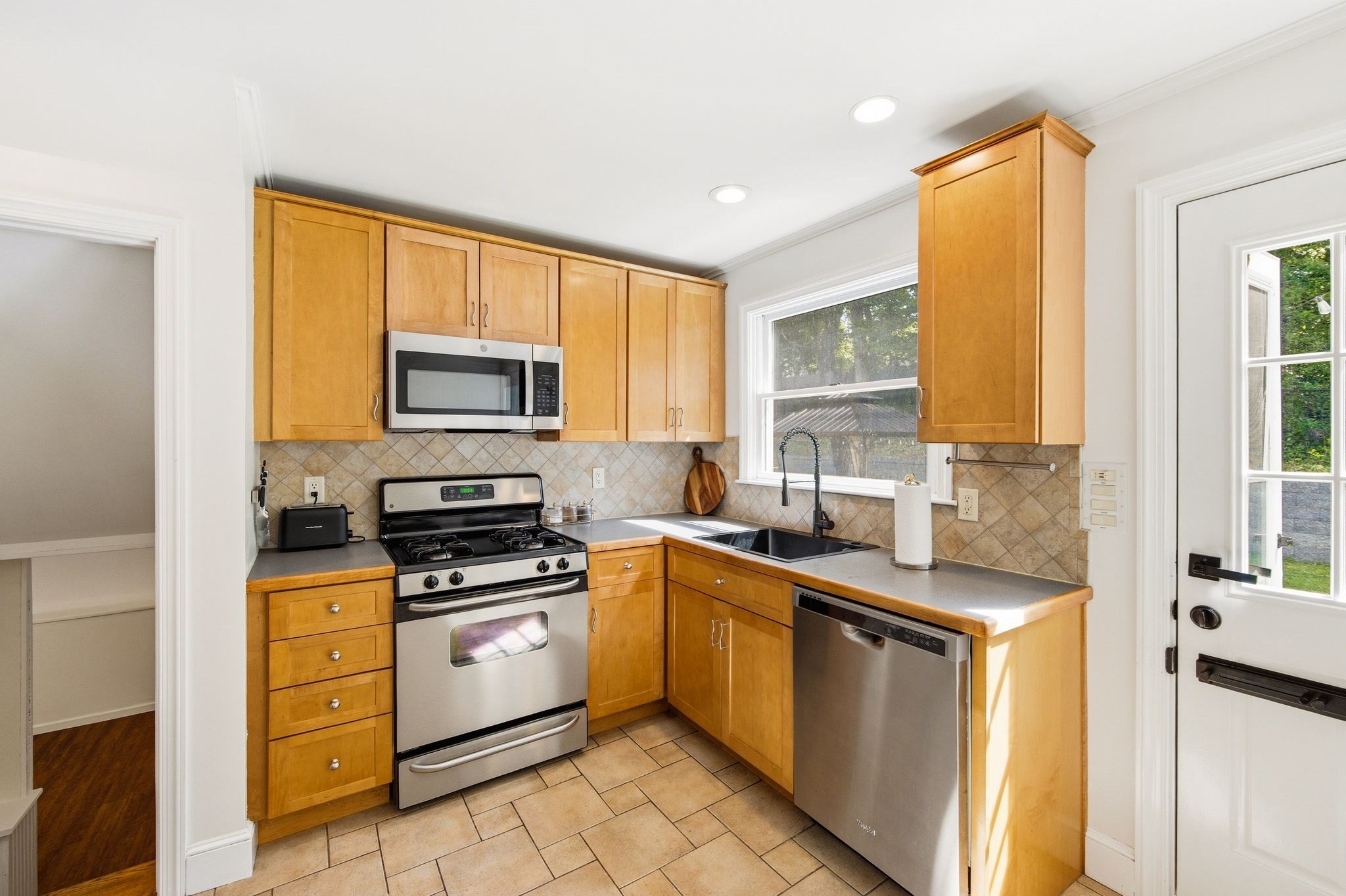 210 Nashua Road Billerica, MA 01862 - Photo 21 of 39 Gallery Image 21