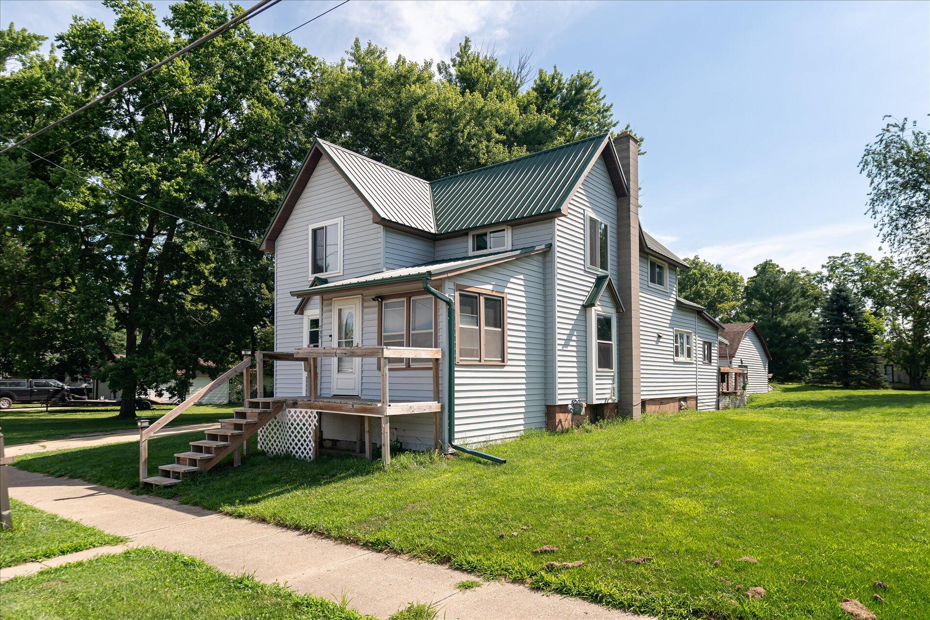 733 Long Court Sparta, WI 54656 - Photo 1 of 25 Front of house