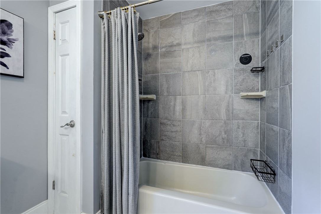 152 Colonial Road Rochester, NY 14609 - Photo 25 of 40 Gallery Image 25