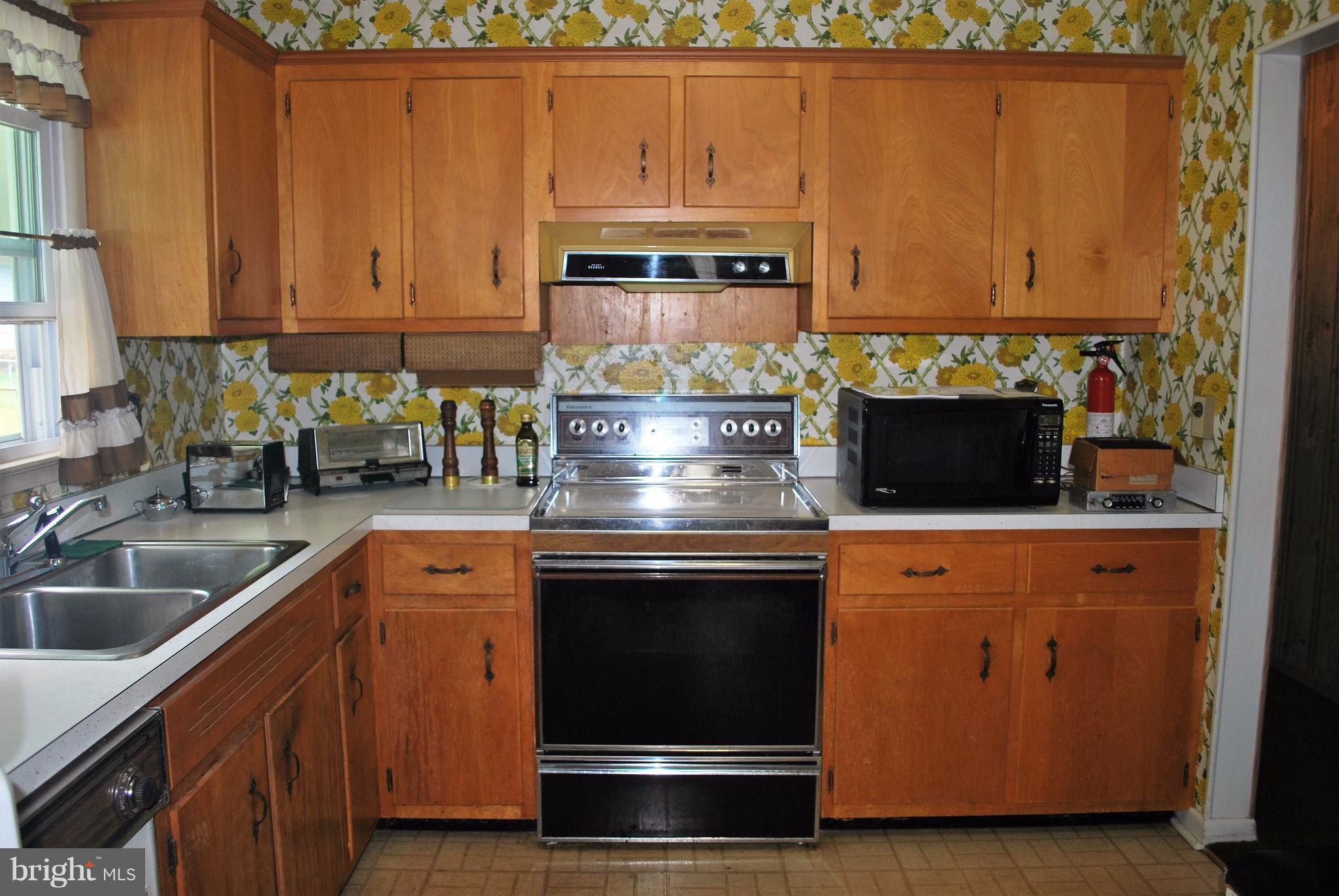 49 Harmony Hall Road Gaithersburg, MD 20877 - Photo 11 of 26 Kitchen