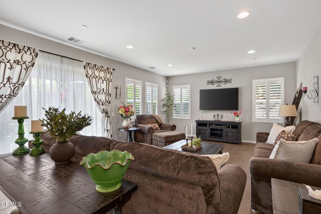 672 Xanadu Way Oxnard, CA 93036 - Photo 2 of 70