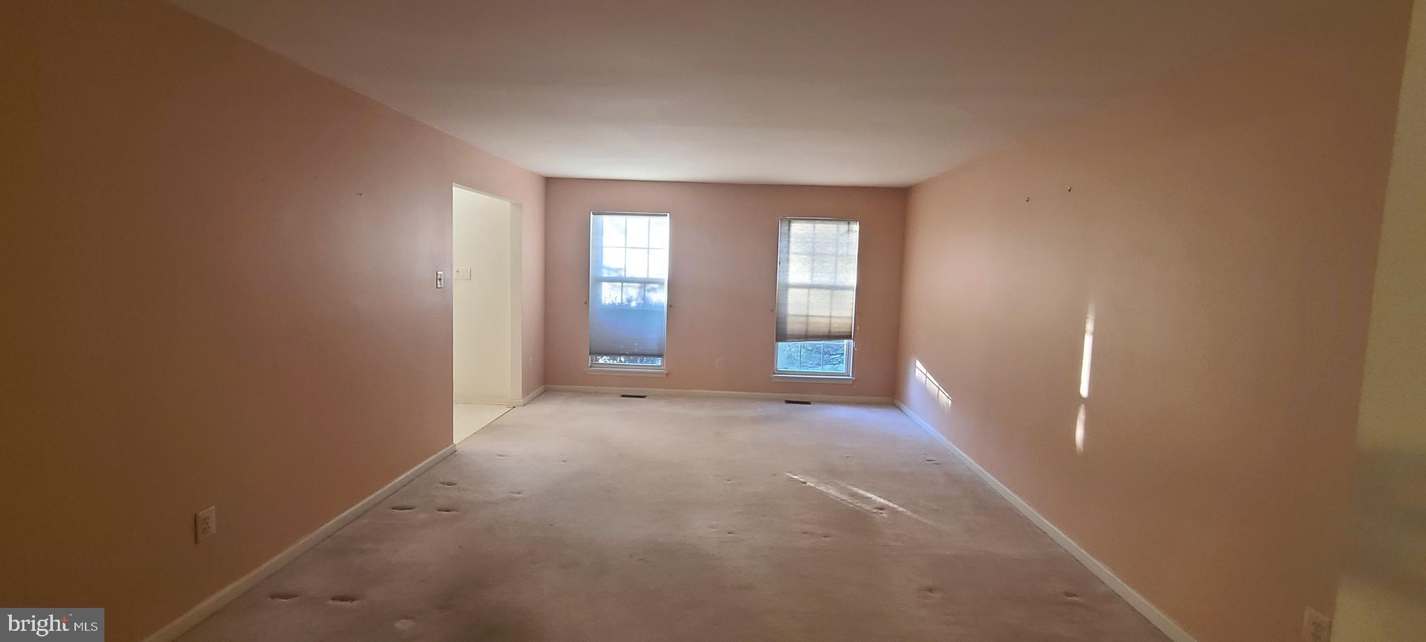 25 Amberfield Road Trenton, NJ 08691 - Photo 11 of 41 Living Room