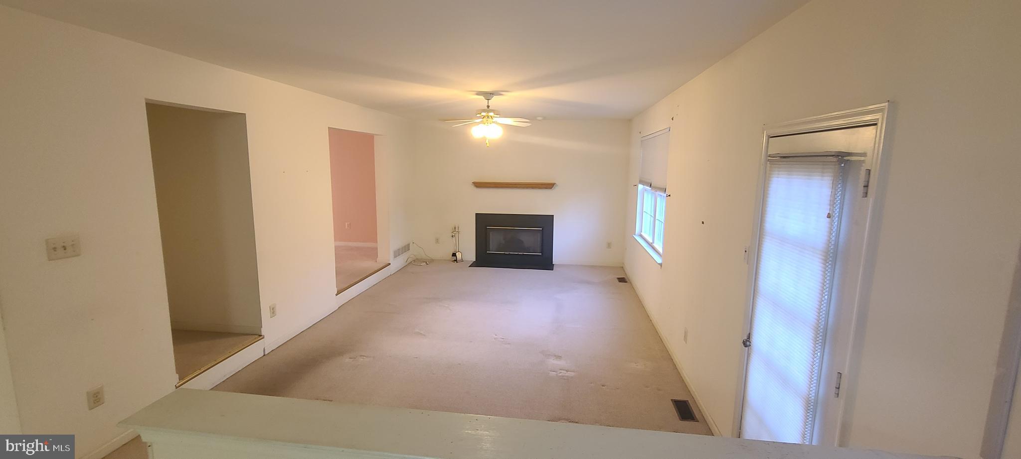 25 Amberfield Road Trenton, NJ 08691 - Photo 12 of 41 Family Room