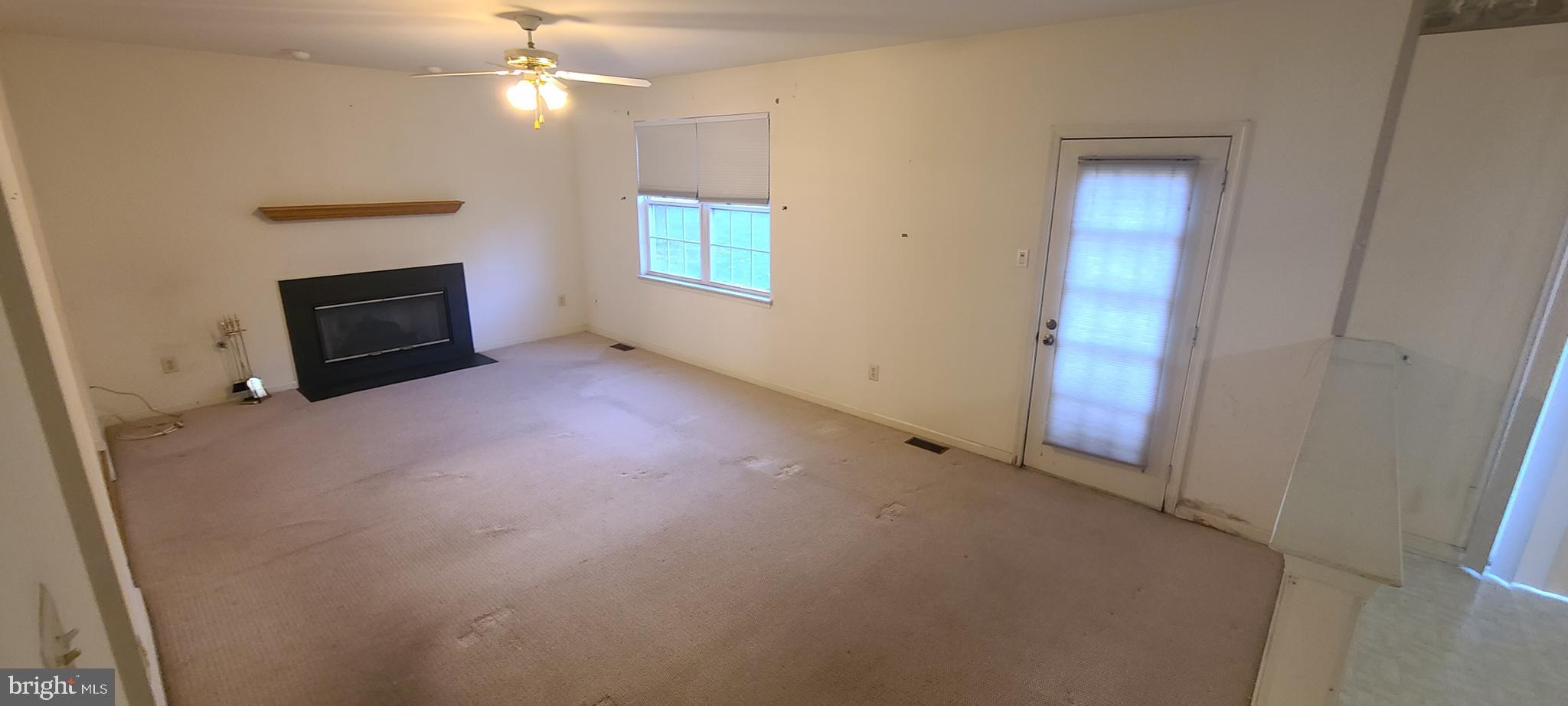 25 Amberfield Road Trenton, NJ 08691 - Photo 13 of 41 Family Room
