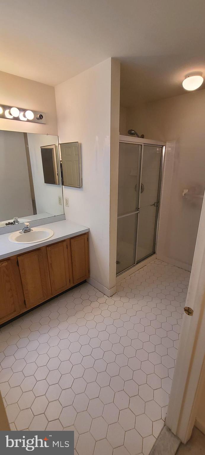 25 Amberfield Road Trenton, NJ 08691 - Photo 24 of 41 Master Bathroom