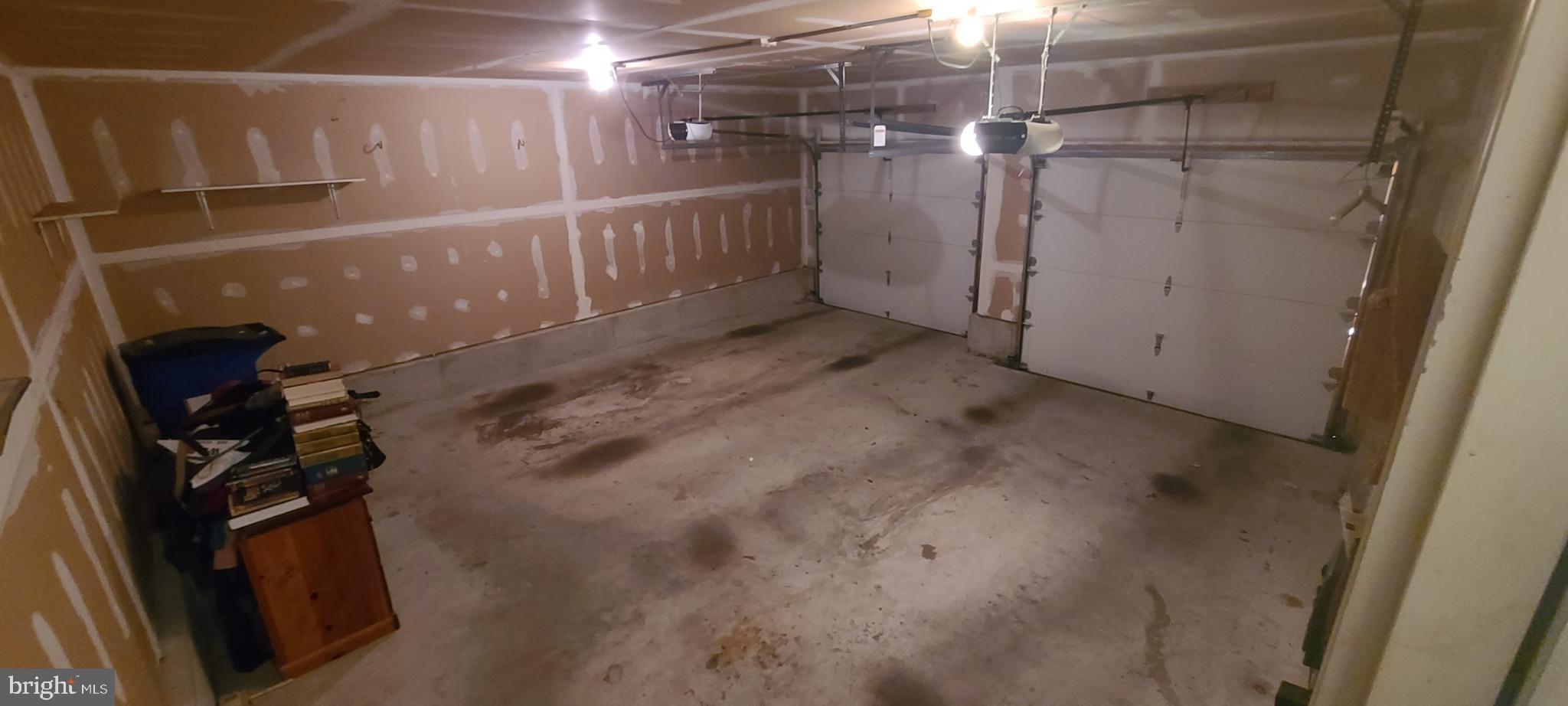 25 Amberfield Road Trenton, NJ 08691 - Photo 38 of 41 Garage