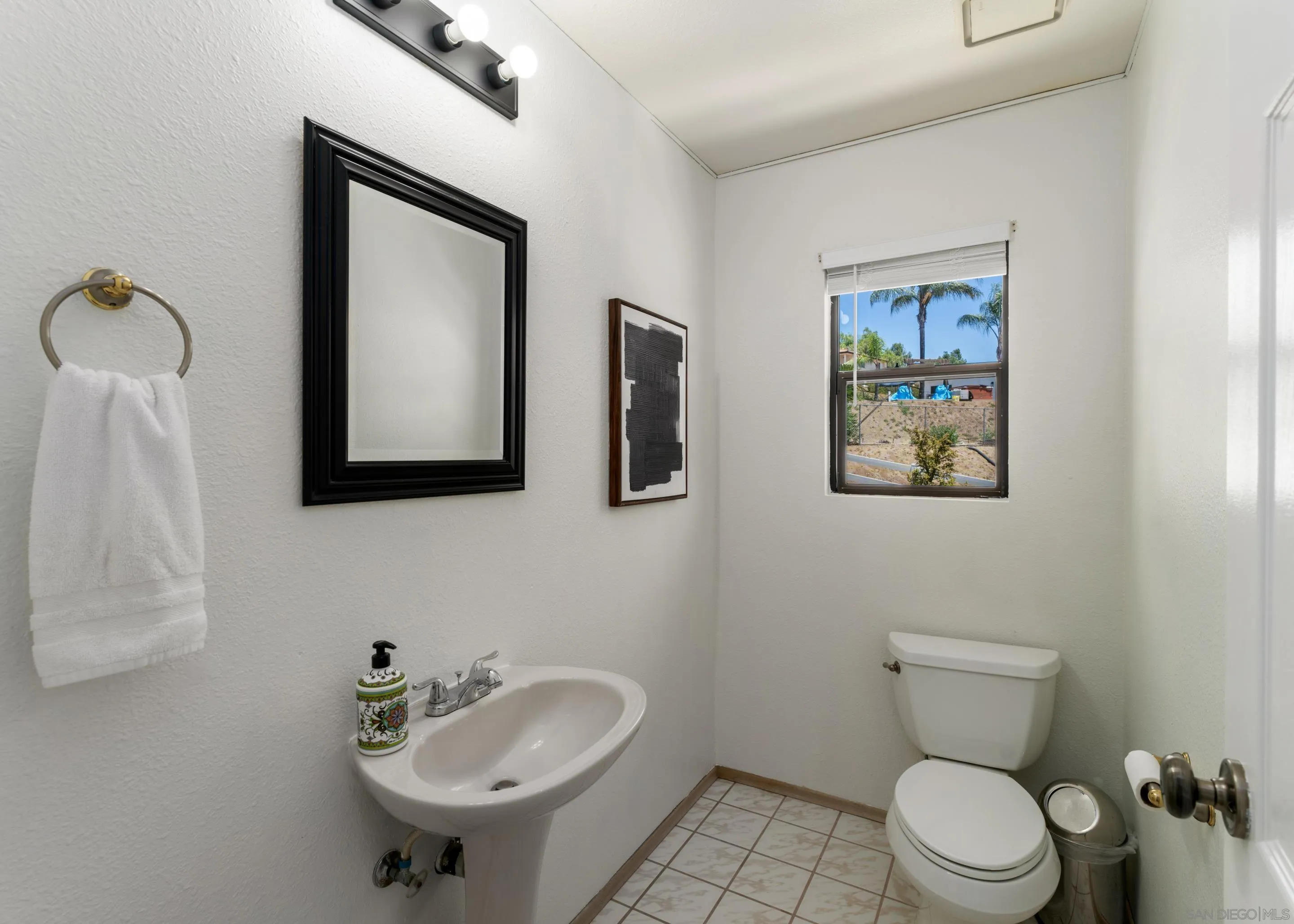 9844 Lorraine Ridge Trail El Cajon, CA 92021 - Photo 30 of 75 Gallery Image 30