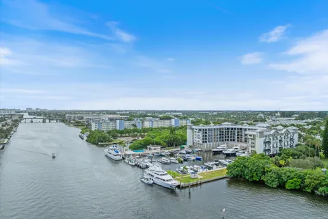 $990,000 | 1035 South Federal Highway, Unit 211, Delray Beach, FL 33483