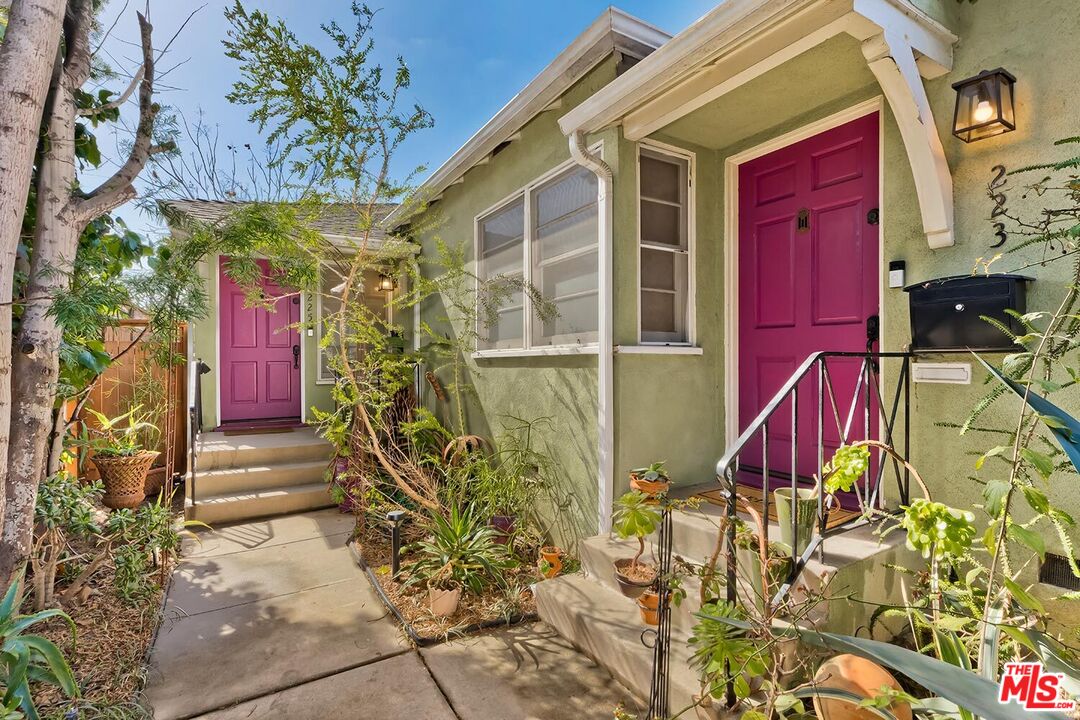 223 6th Avenue Venice, CA 90291 - Photo 5 of 39 a view of a entryway door of the house