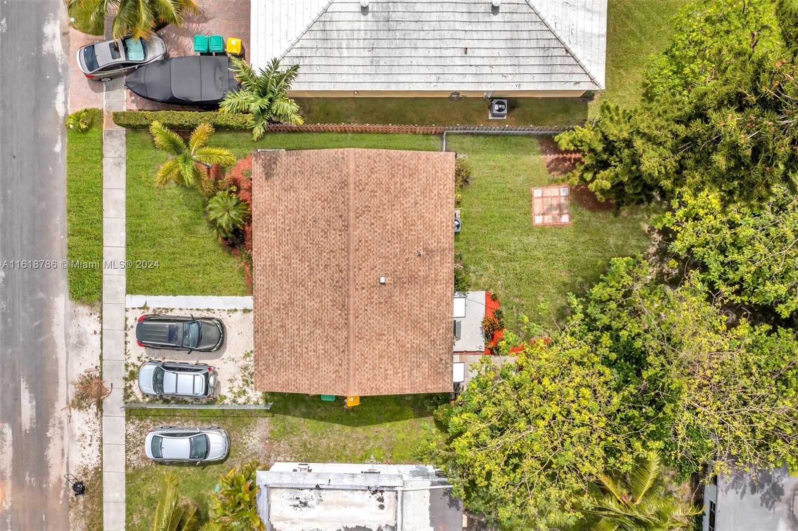 243 Southwest 9th Street Dania Beach, FL 33004 - Photo 4 of 31 view of a building