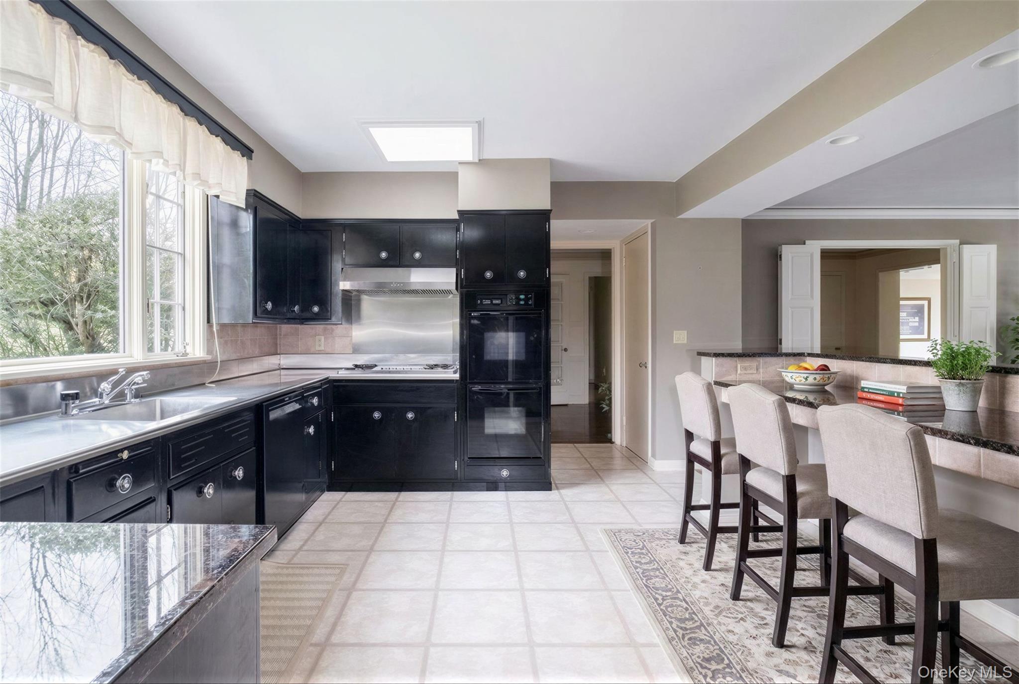 180 Wilmot Road New Rochelle, NY 10804 - Photo 18 of 26 Photo has been virtually staged.