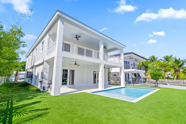 $2,950,000 | 226 South Coconut Palm Boulevard, Tavernier, FL 33070