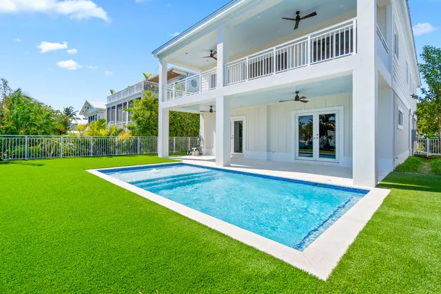 $2,950,000 | 226 South Coconut Palm Boulevard, Tavernier, FL 33070