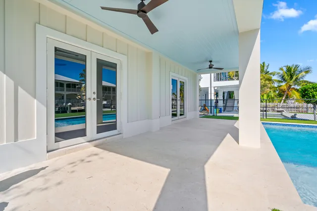$2,950,000 | 226 South Coconut Palm Boulevard, Tavernier, FL 33070