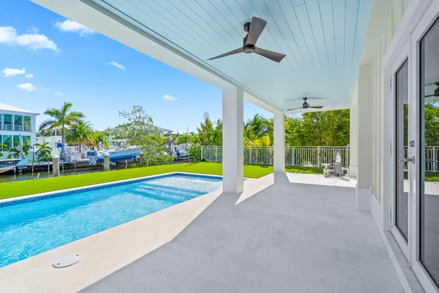 $2,950,000 | 226 South Coconut Palm Boulevard, Tavernier, FL 33070