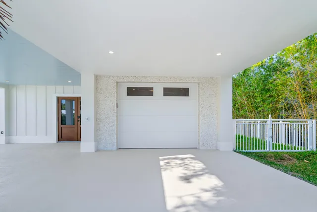 $2,950,000 | 226 South Coconut Palm Boulevard, Tavernier, FL 33070