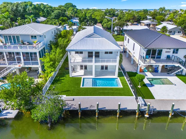 $2,950,000 | 226 South Coconut Palm Boulevard, Tavernier, FL 33070