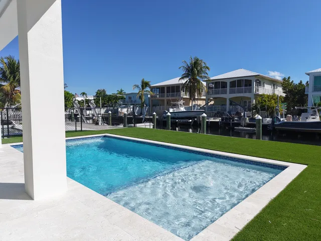 $2,950,000 | 226 South Coconut Palm Boulevard, Tavernier, FL 33070