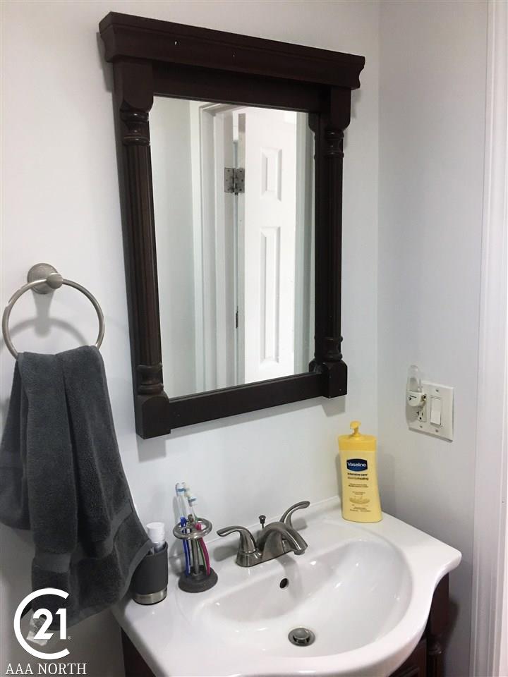 290 Reymont Road Waterford, MI 48327 - Photo 8 of 19