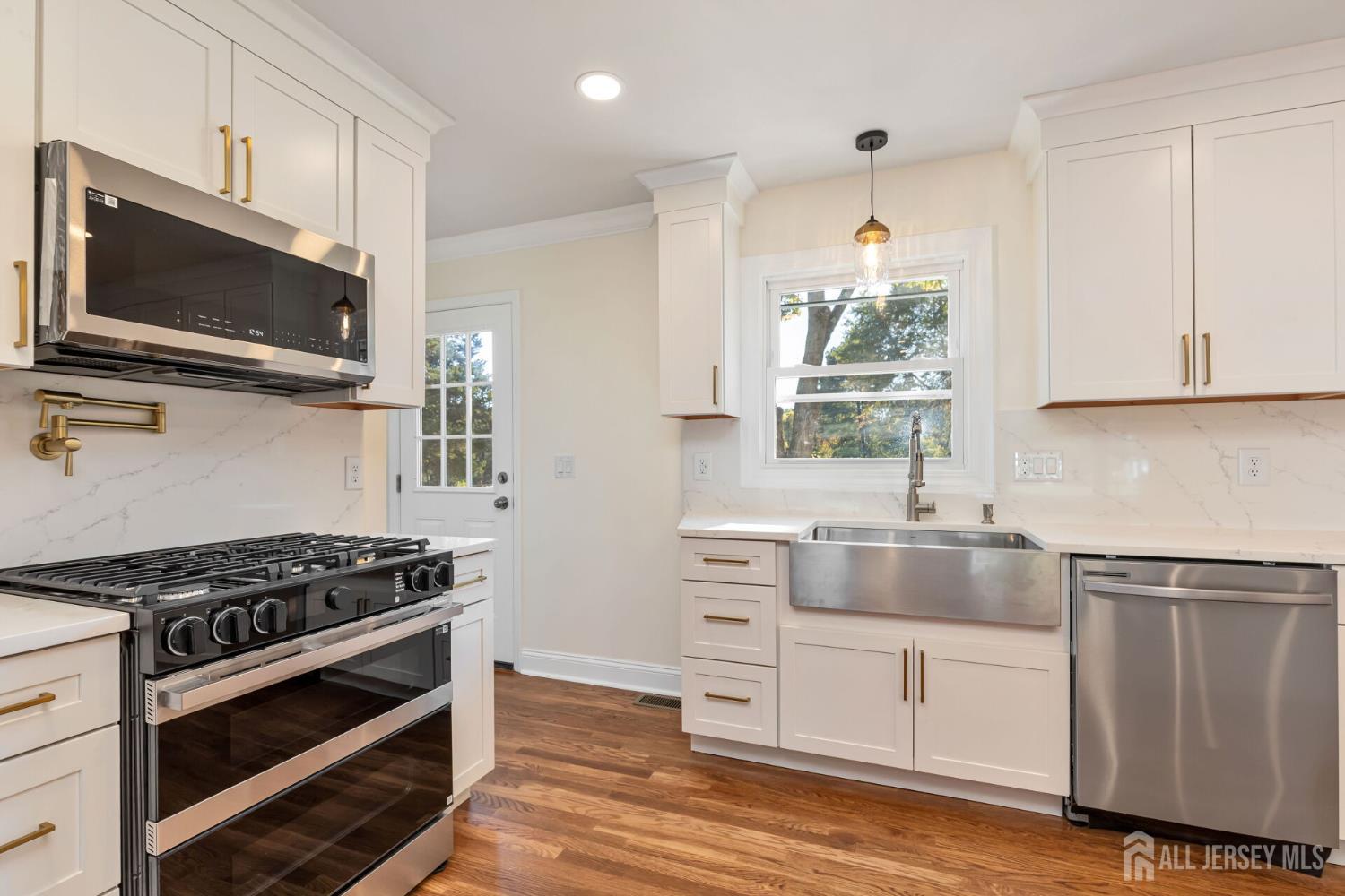 64 Ellison Road Somerset, NJ 08873 - Photo 5 of 53 Gallery Image 5