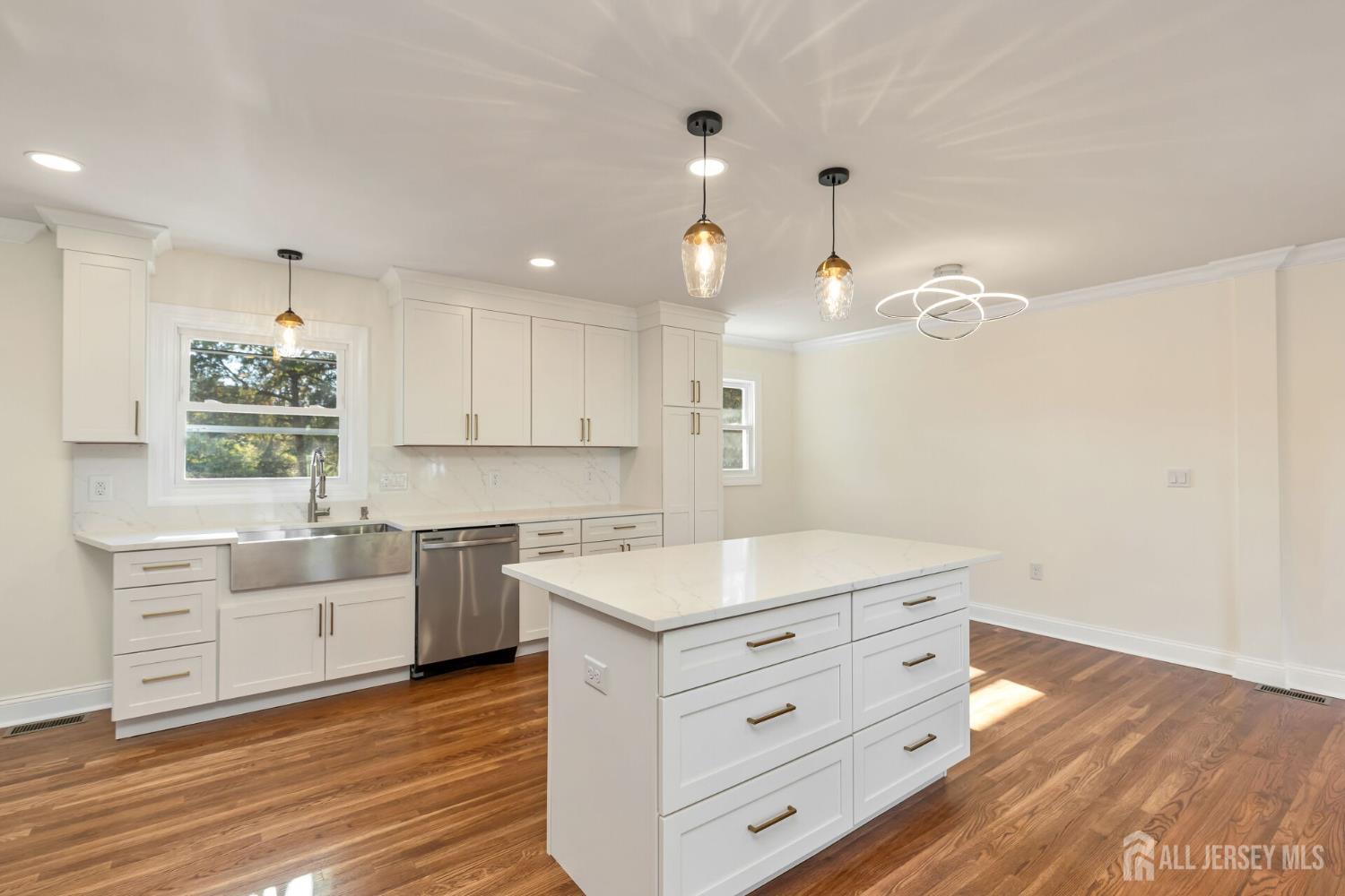 64 Ellison Road Somerset, NJ 08873 - Photo 6 of 53 Gallery Image 6