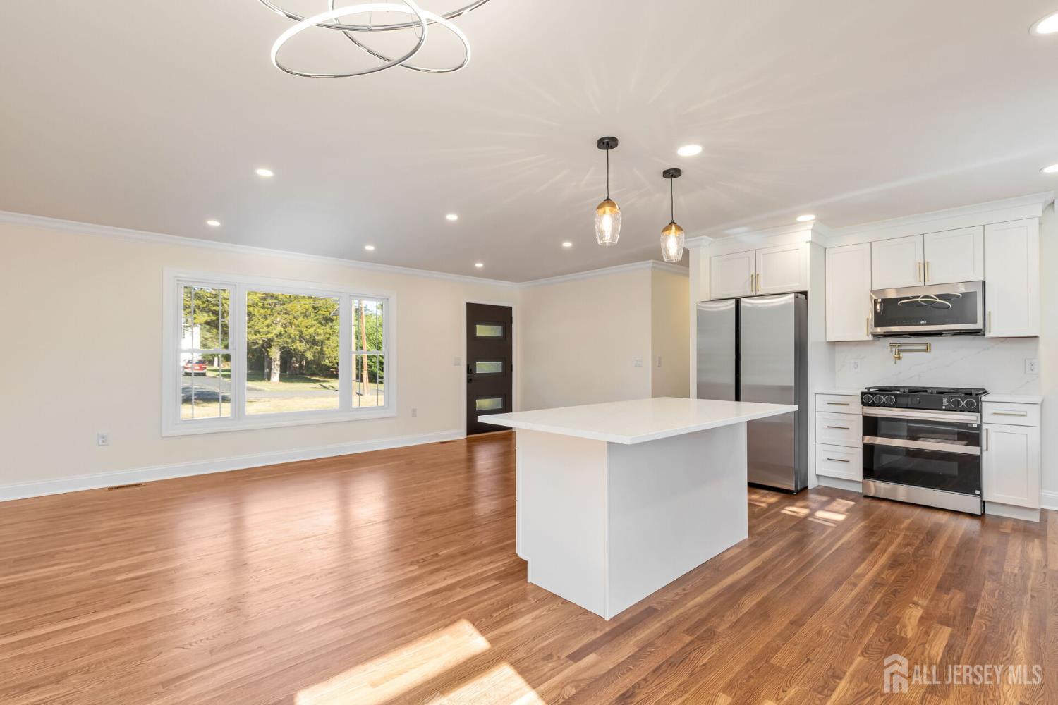 64 Ellison Road Somerset, NJ 08873 - Photo 10 of 53 Gallery Image 10