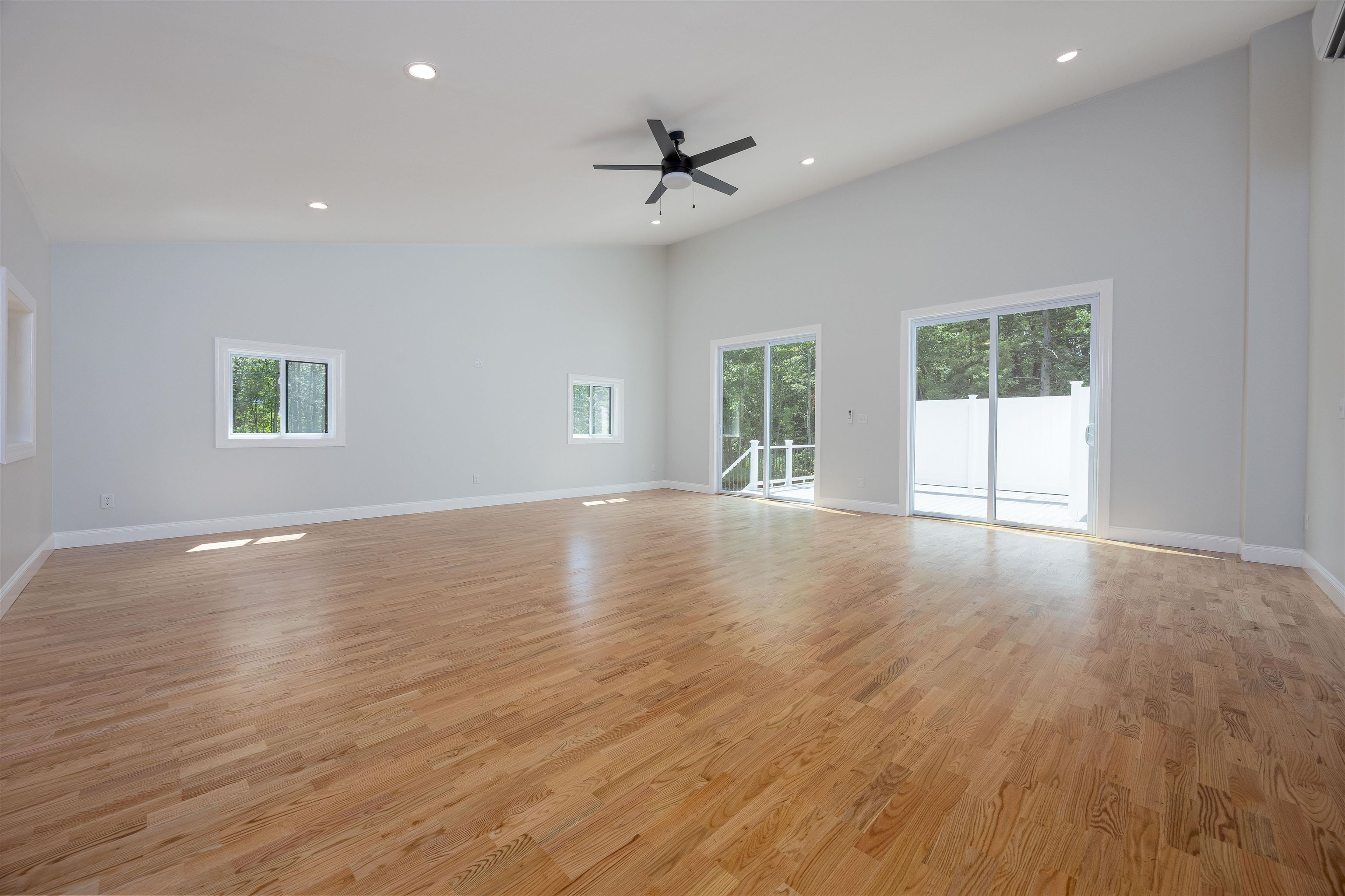 99 Rockingham Road, Unit 1 Londonderry, NH 03053 - Photo 15 of 42