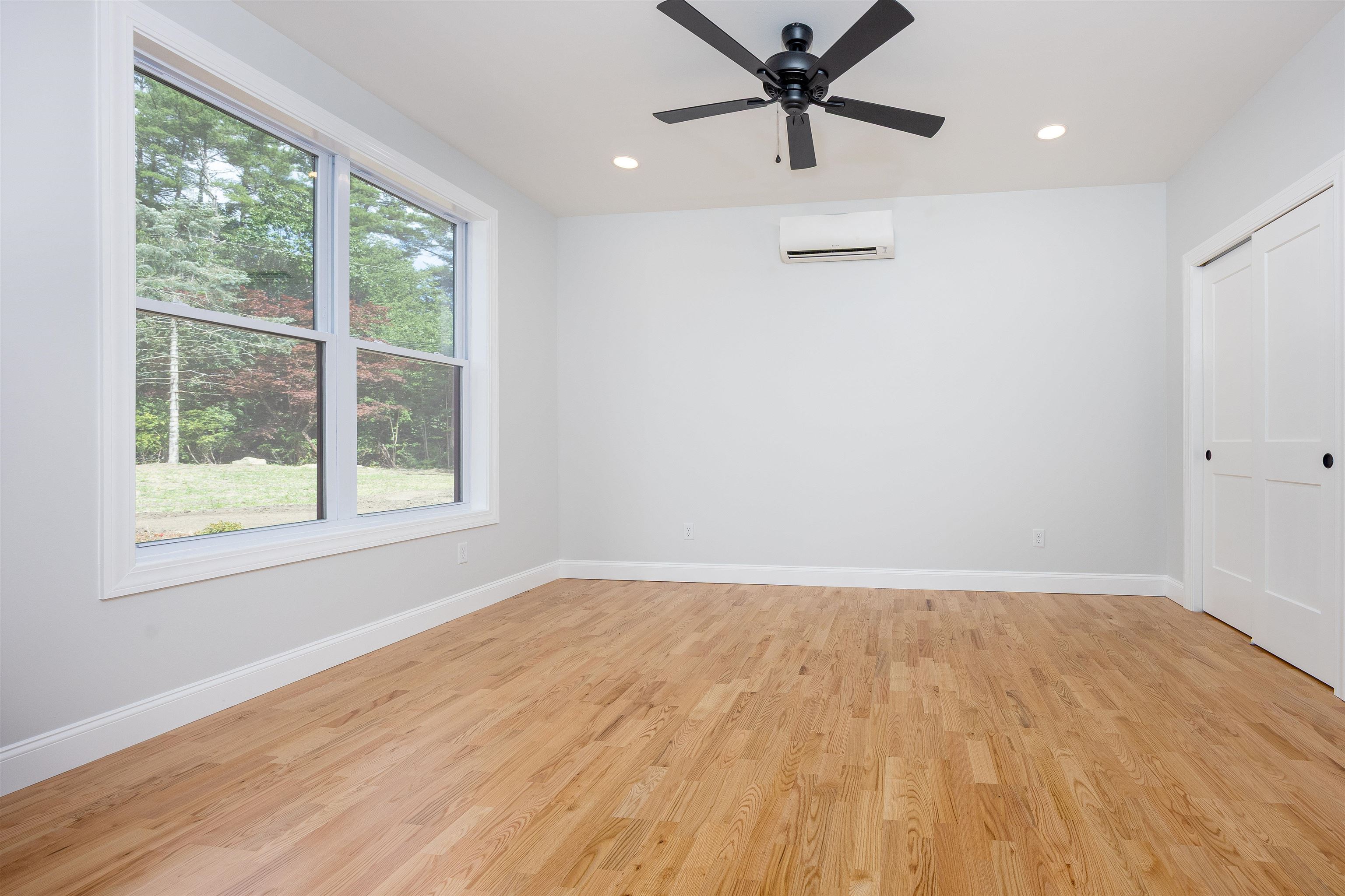 99 Rockingham Road, Unit 1 Londonderry, NH 03053 - Photo 16 of 42