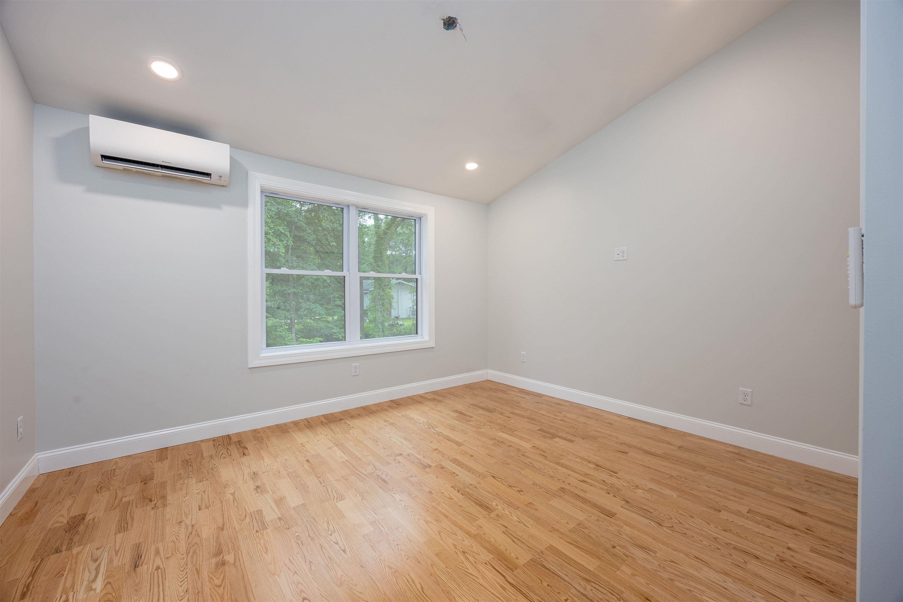 99 Rockingham Road, Unit 1 Londonderry, NH 03053 - Photo 20 of 42