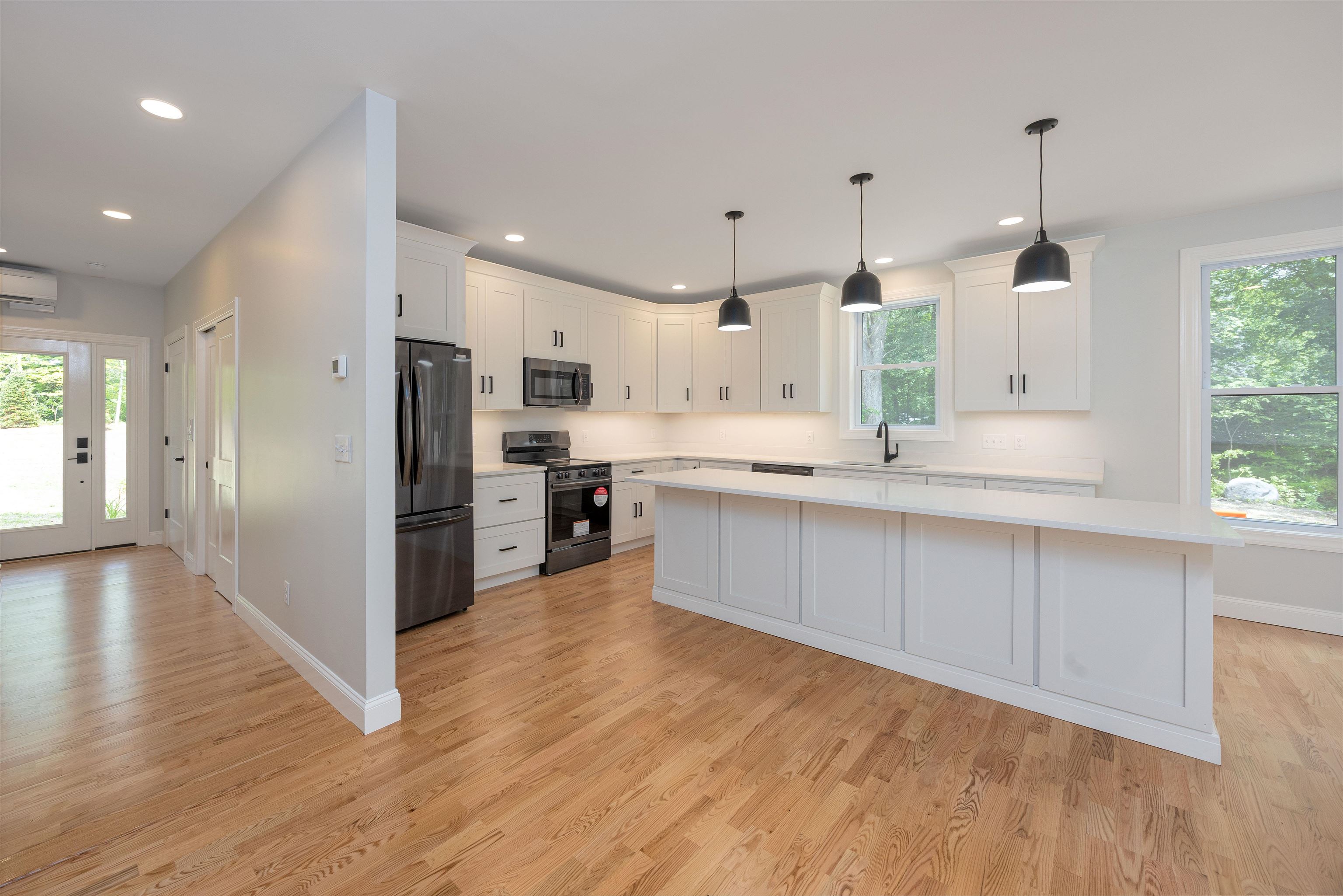 99 Rockingham Road, Unit 1 Londonderry, NH 03053 - Photo 4 of 42