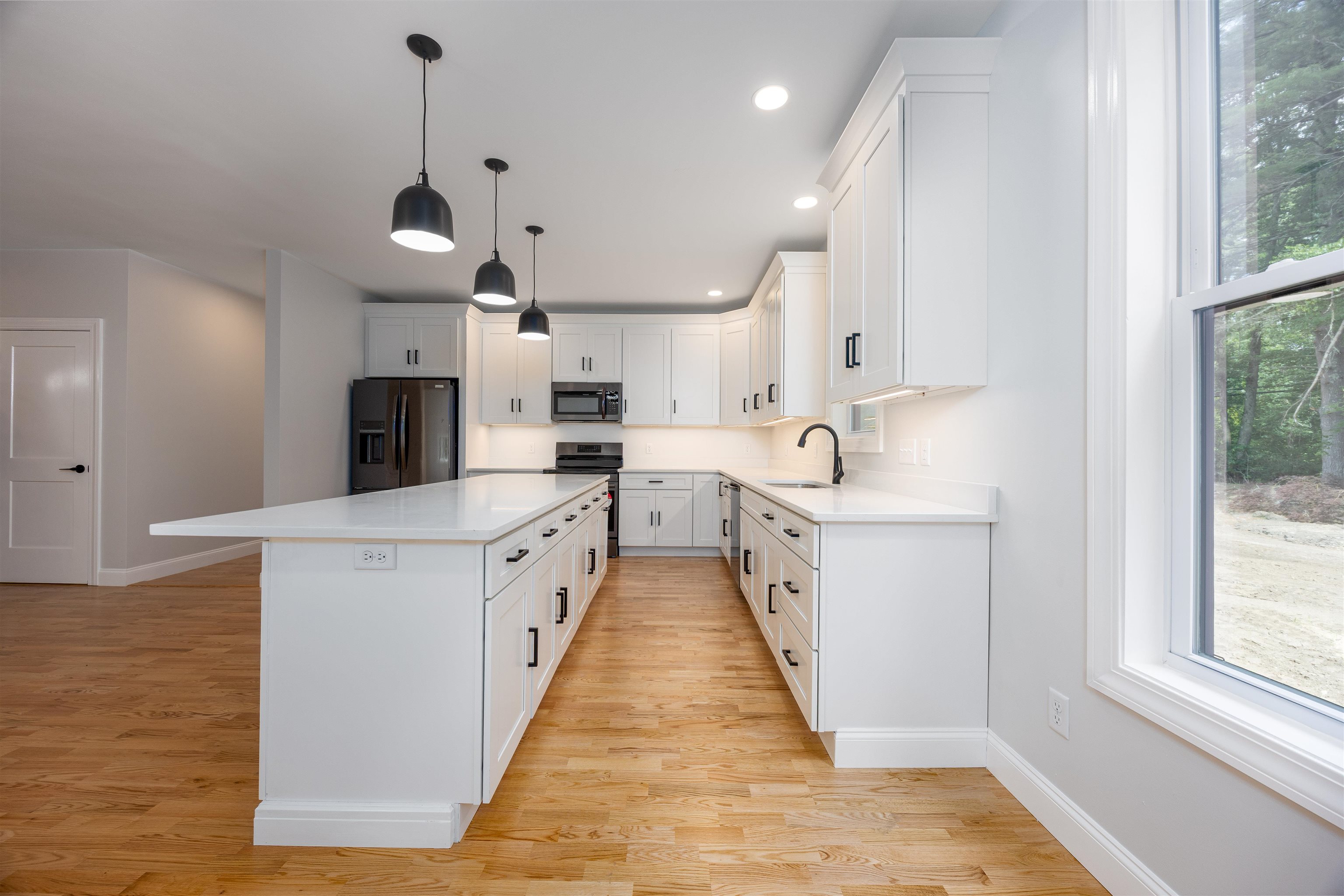 99 Rockingham Road, Unit 1 Londonderry, NH 03053 - Photo 9 of 42