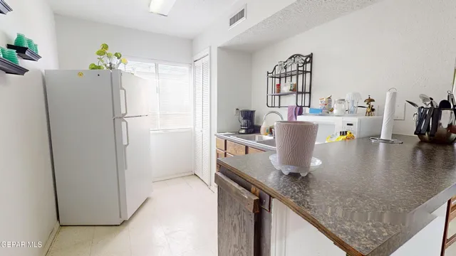 $164,000 | 252 Shadow Mountain Drive, Unit E7, El Paso, TX 79912