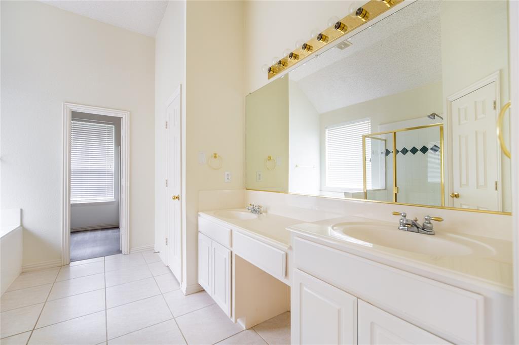 8216 Spring Valley Lane Plano, TX 75025 - Photo 13 of 26