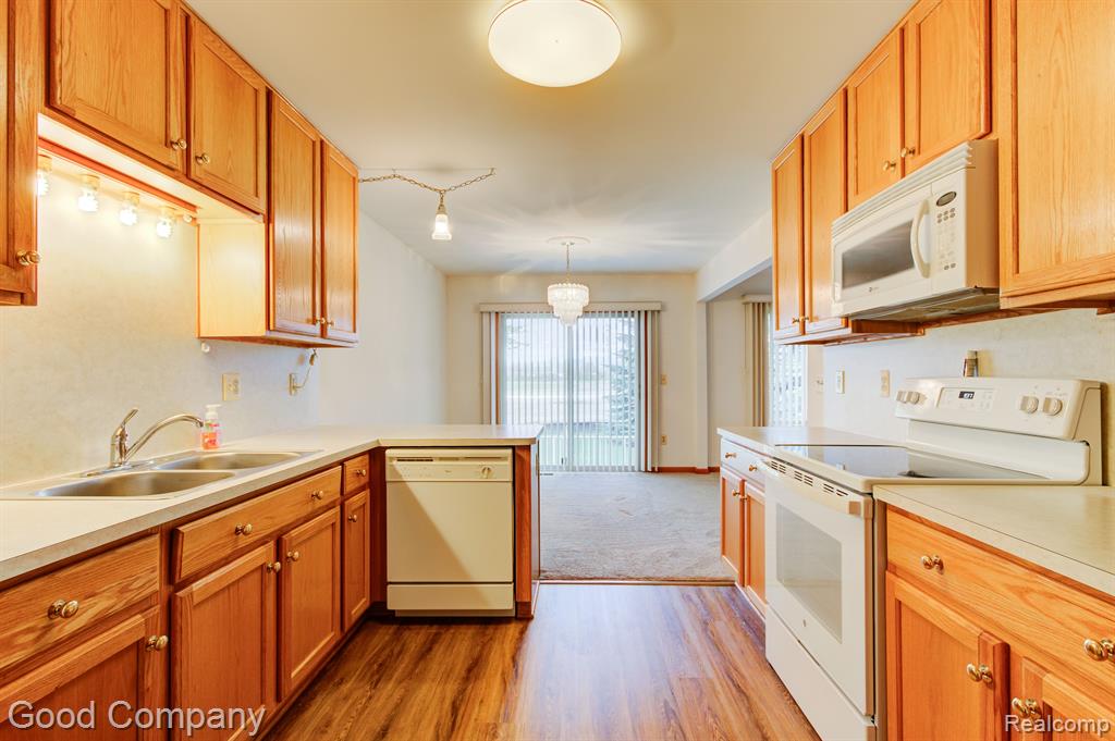 50837 Raintree Circle Chesterfield, MI 48047 - Photo 14 of 37