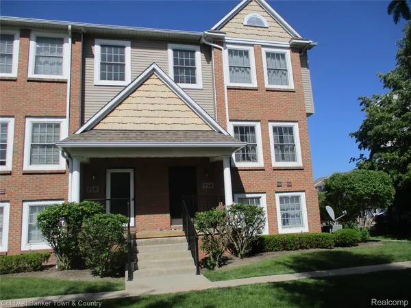 $259,000 | 714 Eagle Drive, Fenton, MI 48430