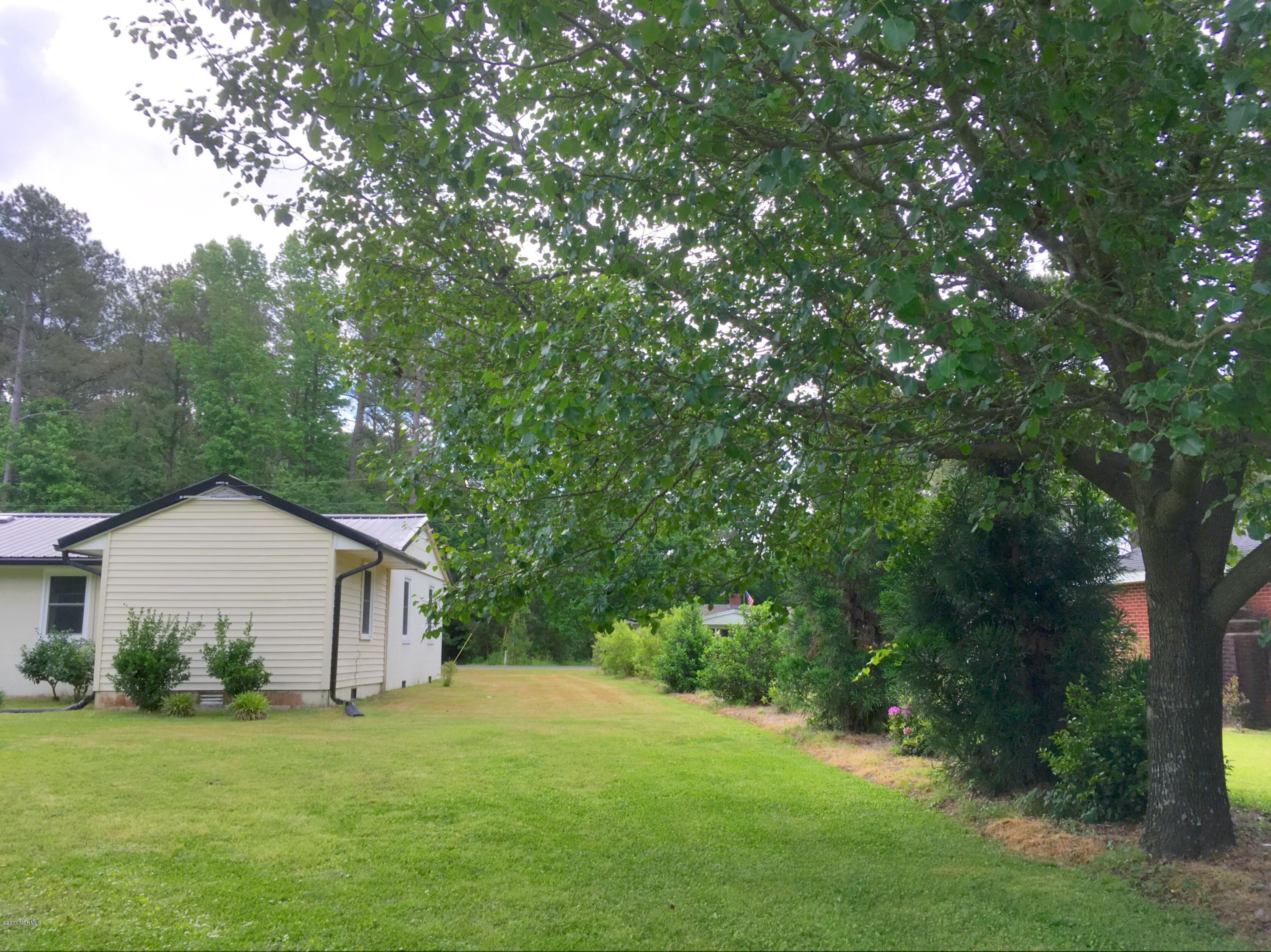 308 Smaw Road Washington, NC 27889 - Photo 4 of 11 20170504_143010028_iOS