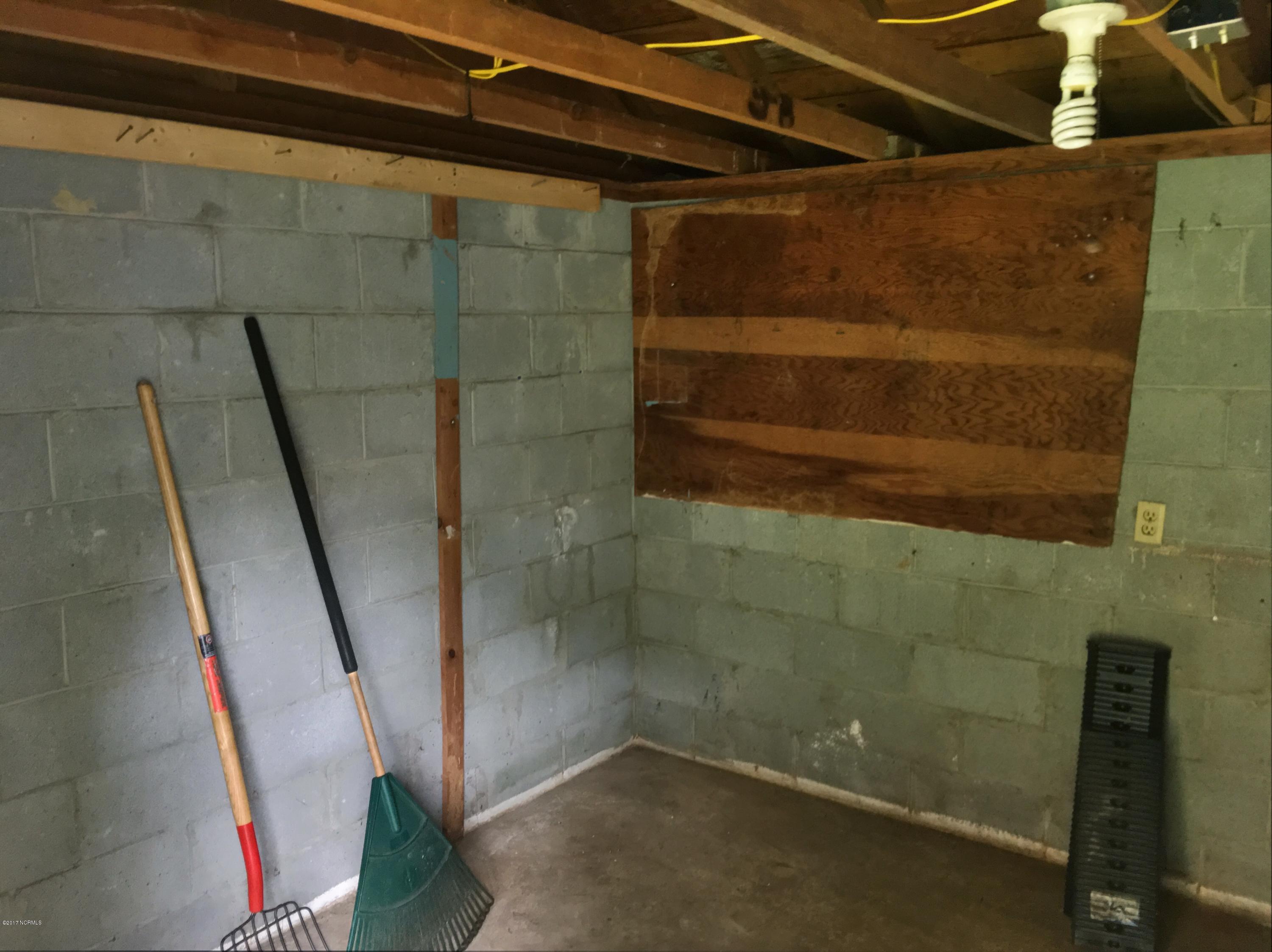 308 Smaw Road Washington, NC 27889 - Photo 10 of 11 storage building