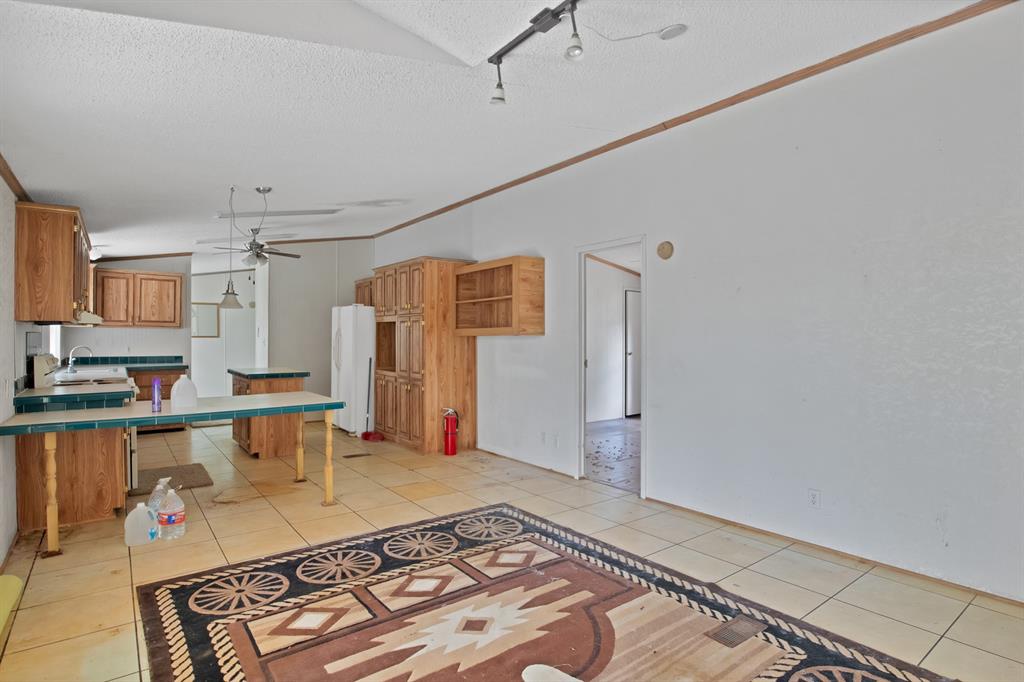 318 Bavarian Road Waco, TX 76705 - Photo 9 of 26 a living room with a couch