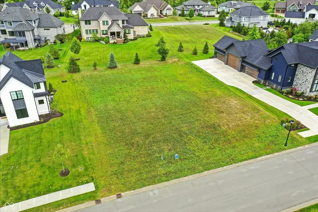 $299,900 | 374 Old Ashbury Road, Westfield, IN 46074