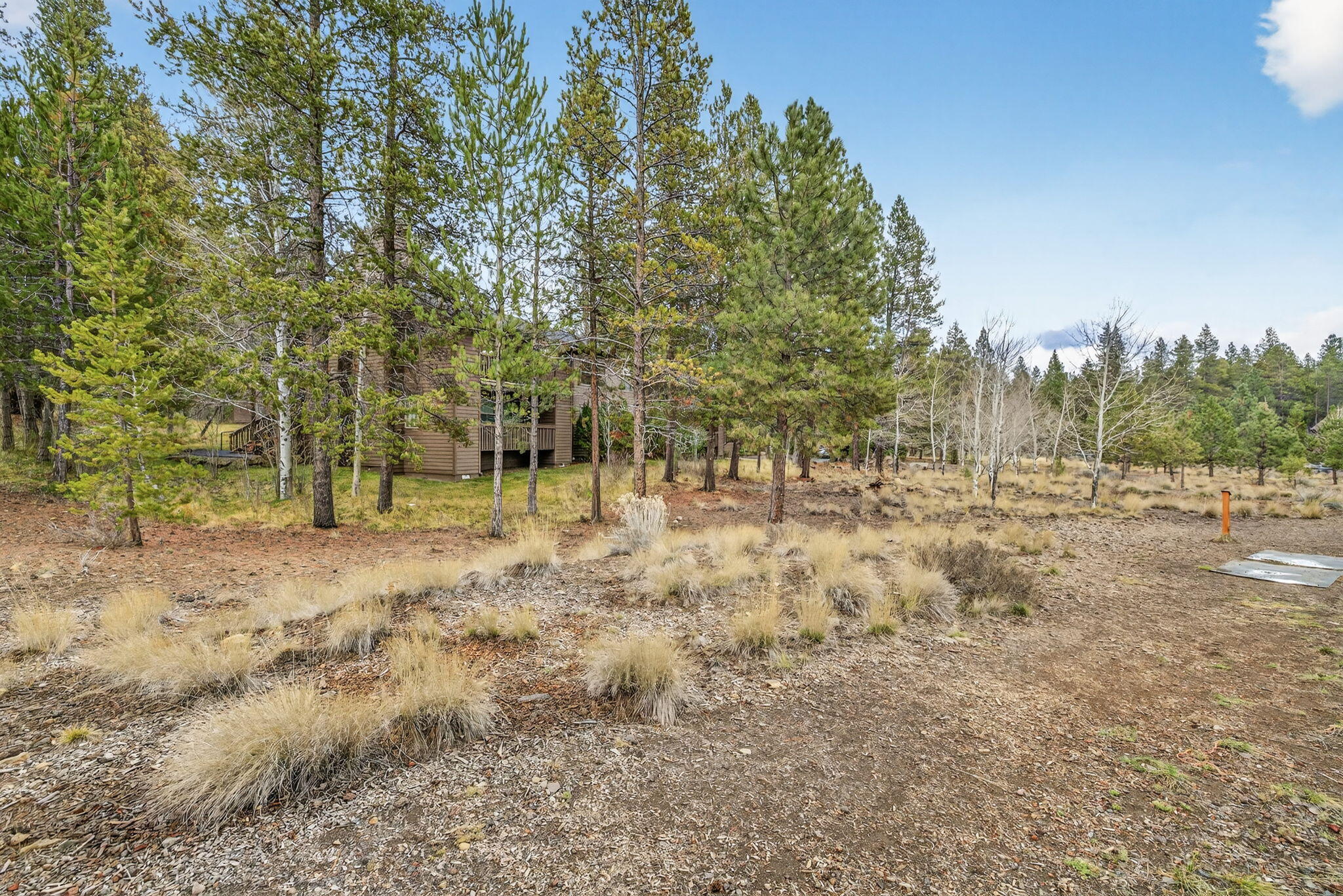 57319 Beaver Ridge Loop, Unit 2 Sunriver, OR 97707 - Photo 5 of 27 2025_12_17_57319_beaver_ridge_loop_unit2