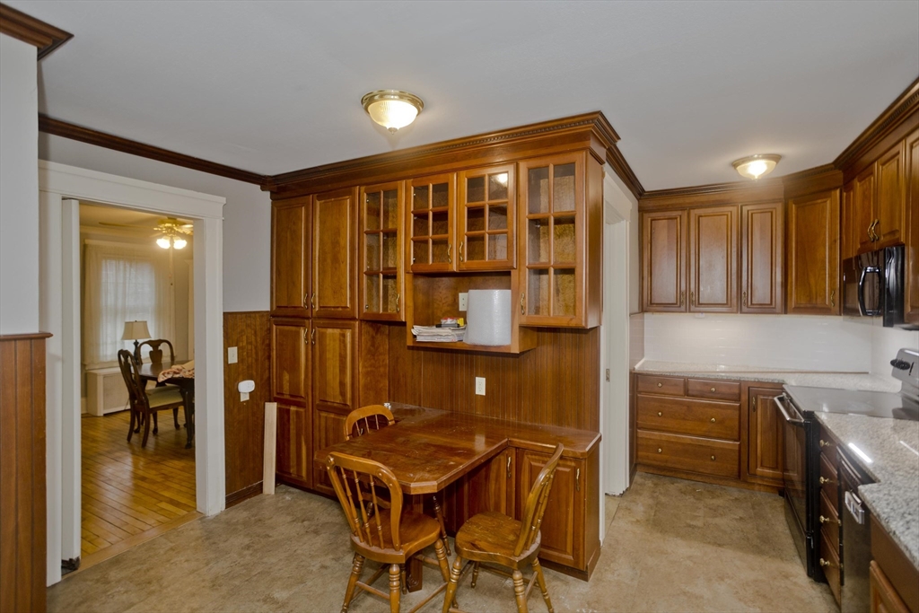 44 Meredith Street Springfield, MA 01108 - Photo 12 of 41