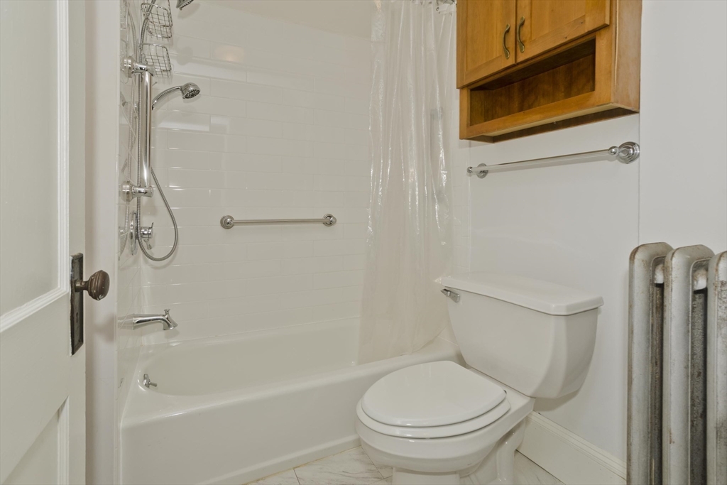 44 Meredith Street Springfield, MA 01108 - Photo 25 of 41