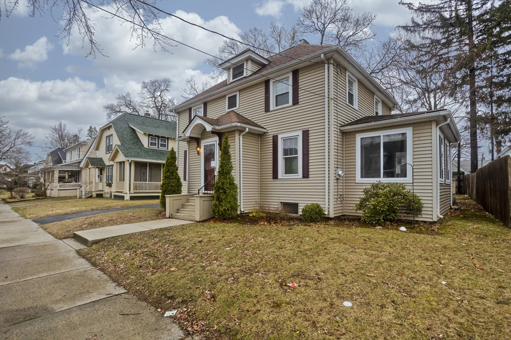 44 Meredith Street Springfield, MA 01108 - Photo 3 of 41